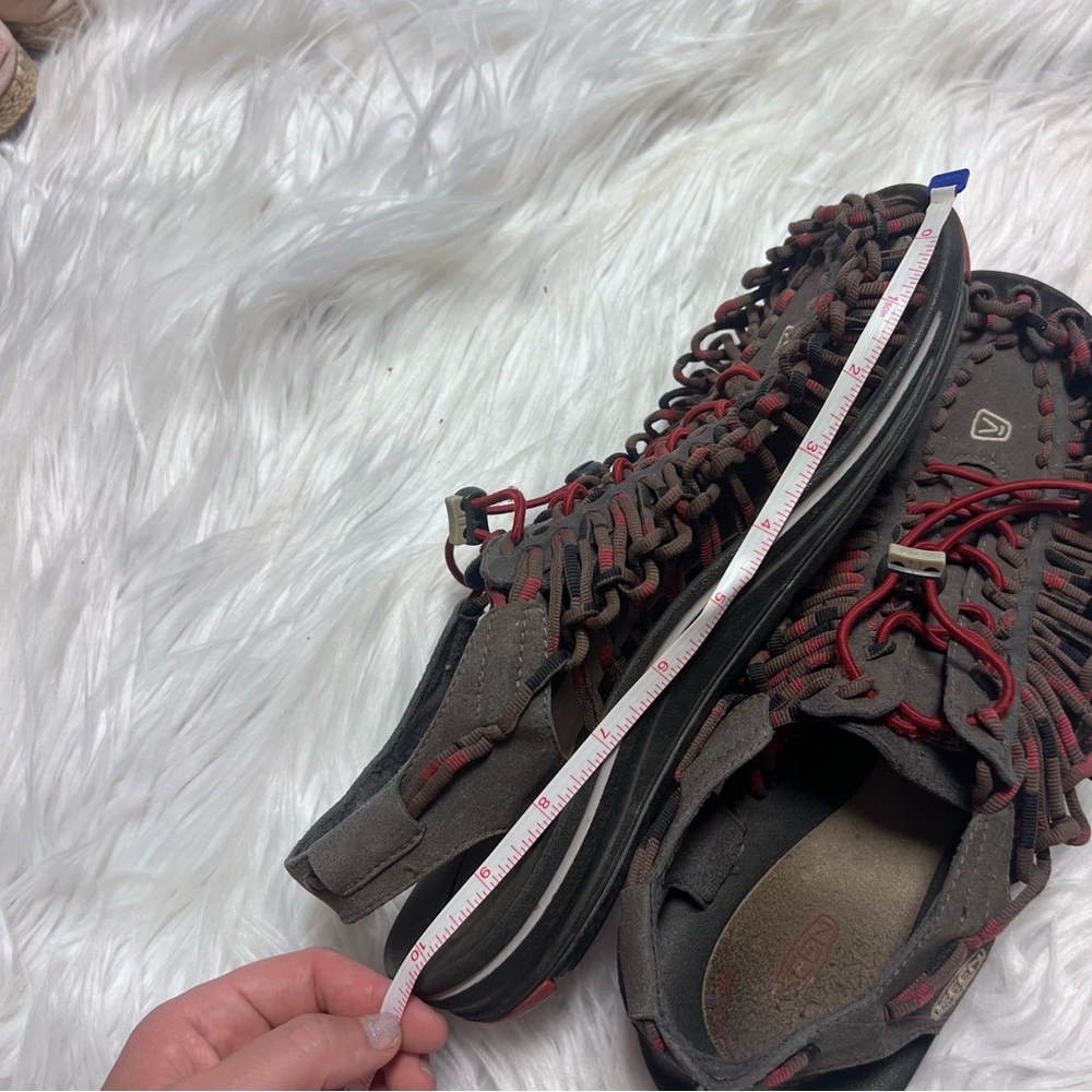 Keen Dark Woven Sandals with Red Laces - Picture 5 of 5